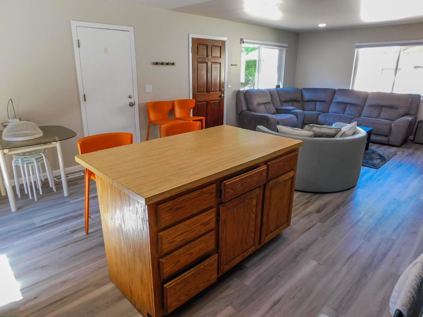 Detail Gallery Image 8 of 31 For 112 Parkview Ln, Napa,  CA 94558 - 3 Beds | 2 Baths
