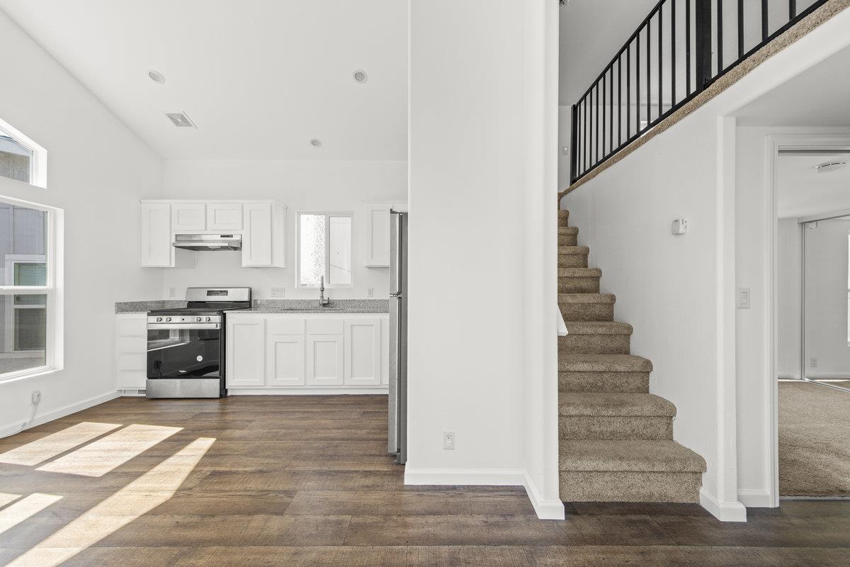 Detail Gallery Image 4 of 6 For 1468 Grand Avenue #9,  San Leandro,  CA 94577 - 1 Beds | 1 Baths