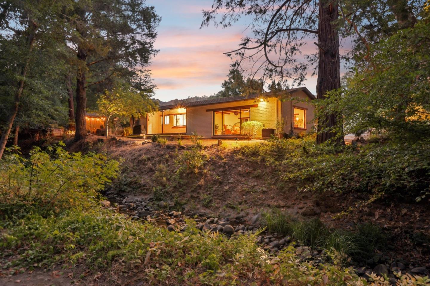 Detail Gallery Image 1 of 29 For 6600 Redwood Retreat Rd, Gilroy,  CA 95020 - 2 Beds | 1 Baths
