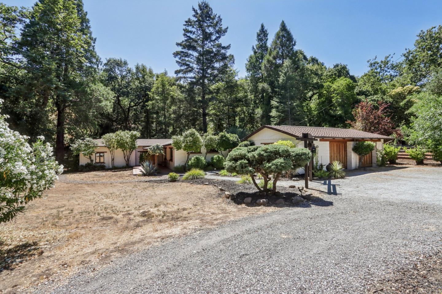 Detail Gallery Image 3 of 29 For 6600 Redwood Retreat Rd, Gilroy,  CA 95020 - 2 Beds | 1 Baths