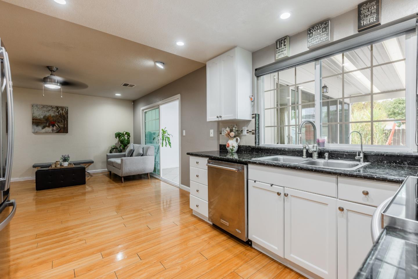 Detail Gallery Image 12 of 34 For 4231 Hanford St, Union City,  CA 94587 - 3 Beds | 2/1 Baths