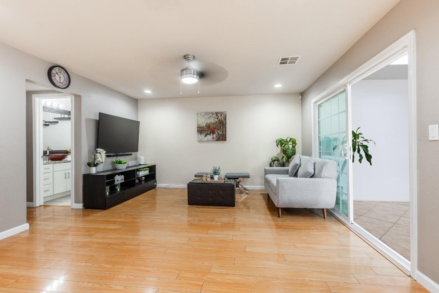 Detail Gallery Image 13 of 34 For 4231 Hanford St, Union City,  CA 94587 - 3 Beds | 2/1 Baths