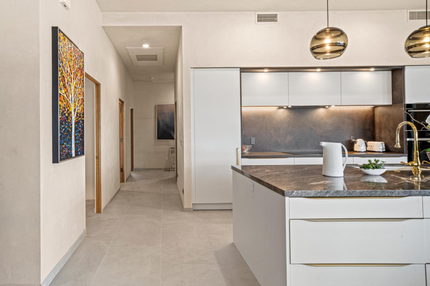 Detail Gallery Image 10 of 23 For 520 Lighthouse Ave #301,  Pacific Grove,  CA 93950 - 2 Beds | 2/1 Baths