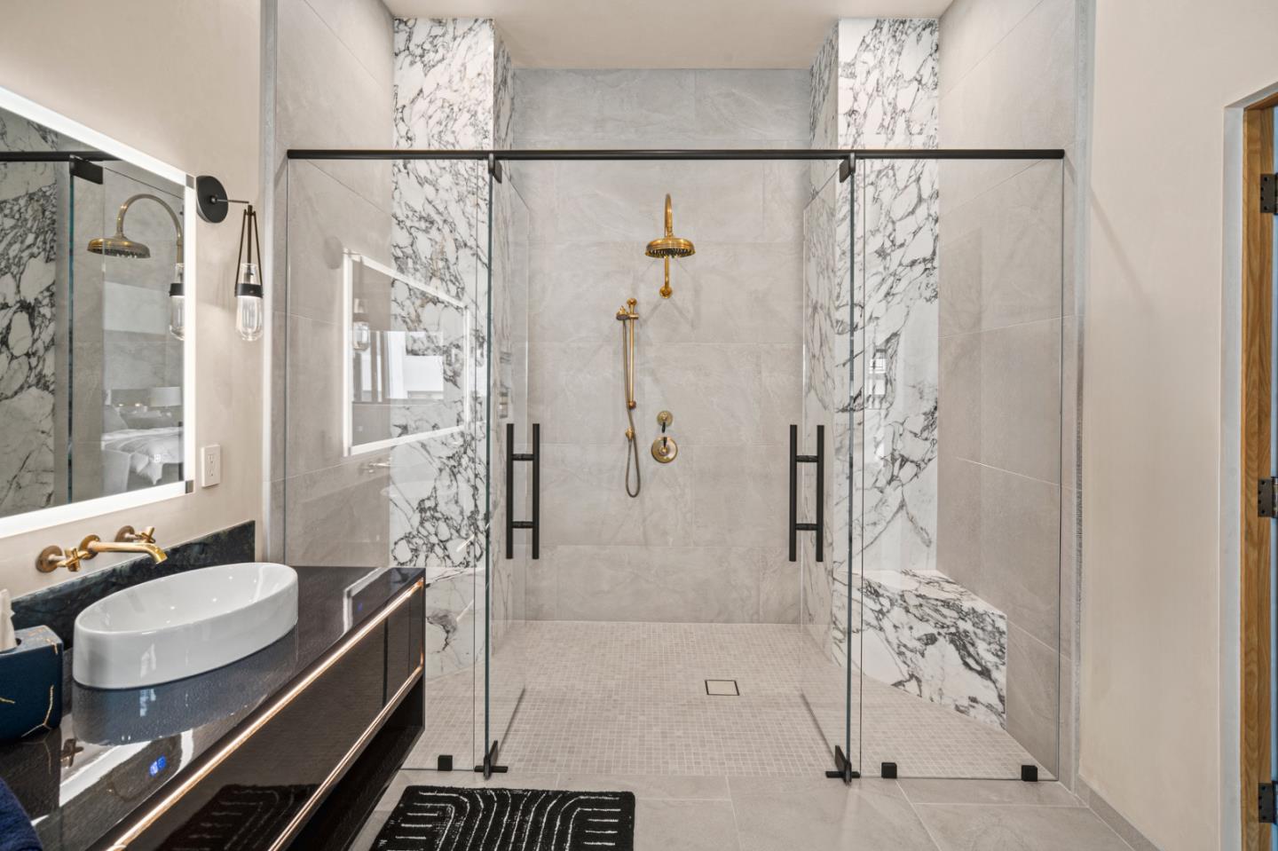 Detail Gallery Image 11 of 23 For 520 Lighthouse Ave #301,  Pacific Grove,  CA 93950 - 2 Beds | 2/1 Baths