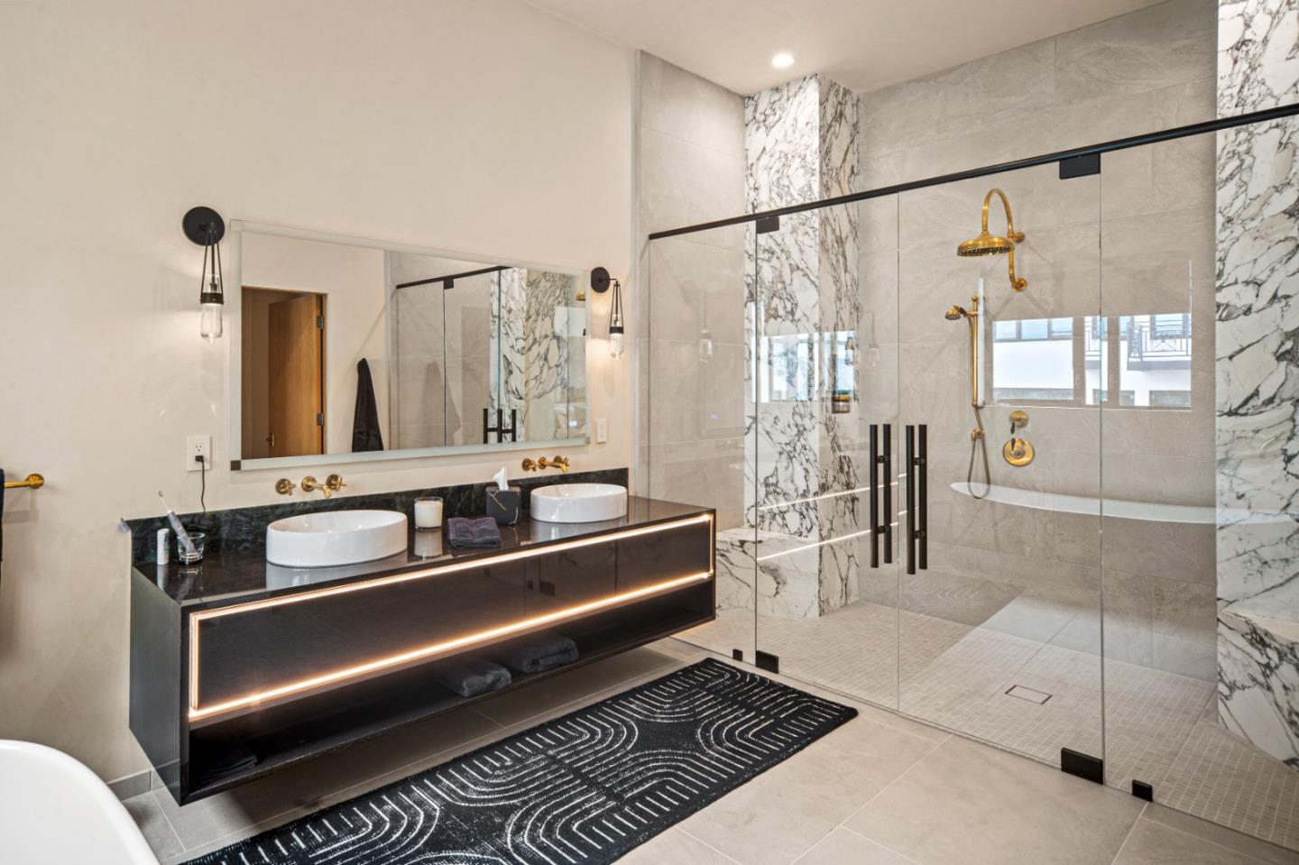 Detail Gallery Image 13 of 23 For 520 Lighthouse Ave #301,  Pacific Grove,  CA 93950 - 2 Beds | 2/1 Baths