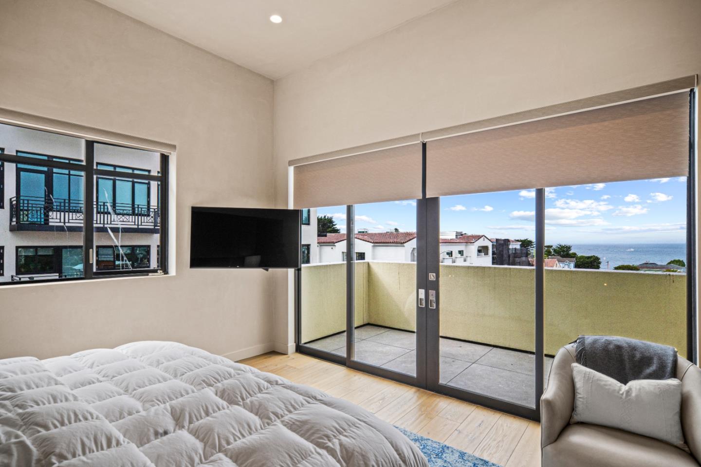 Detail Gallery Image 15 of 23 For 520 Lighthouse Ave #301,  Pacific Grove,  CA 93950 - 2 Beds | 2/1 Baths