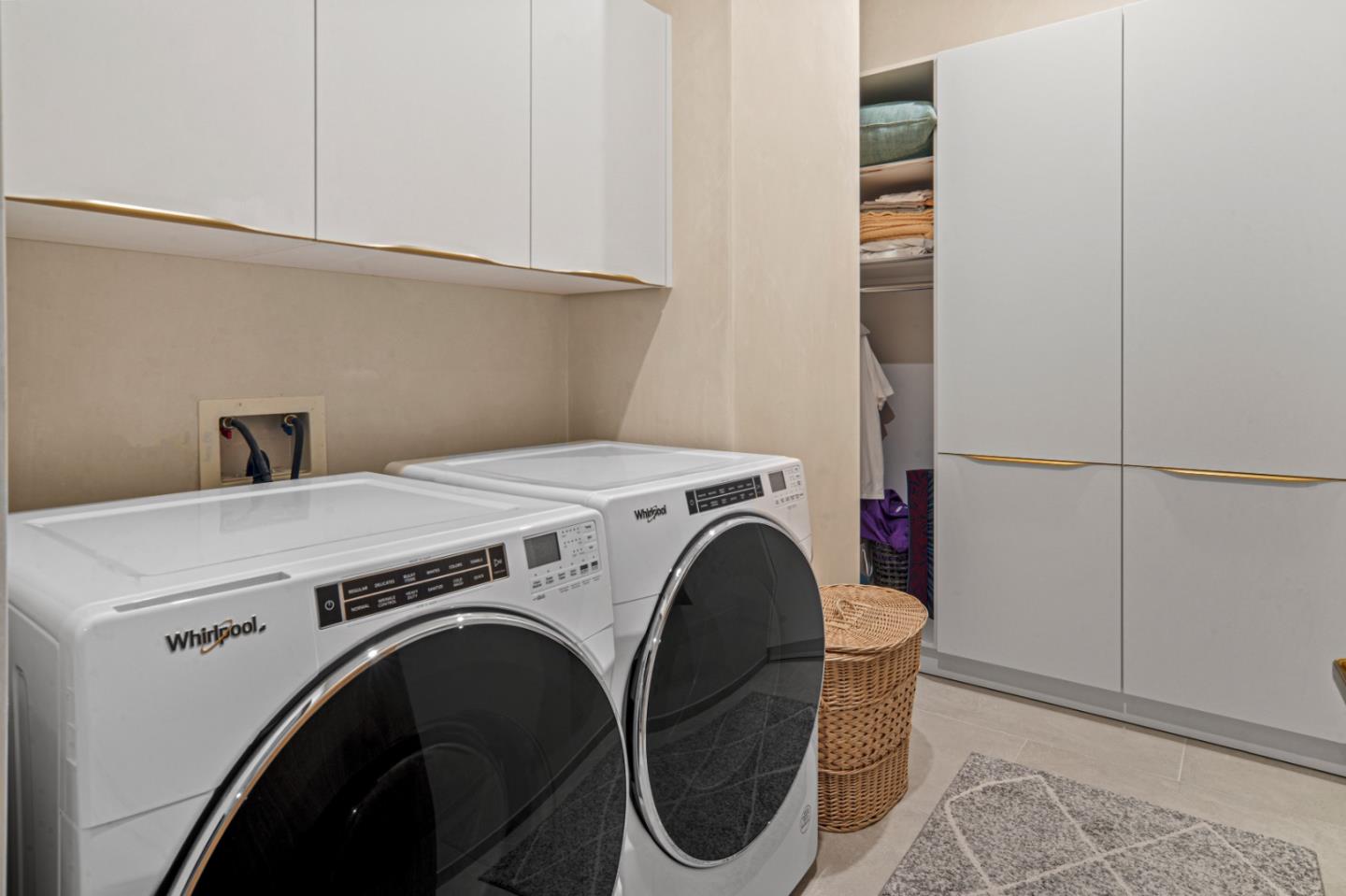 Detail Gallery Image 21 of 23 For 520 Lighthouse Ave #301,  Pacific Grove,  CA 93950 - 2 Beds | 2/1 Baths