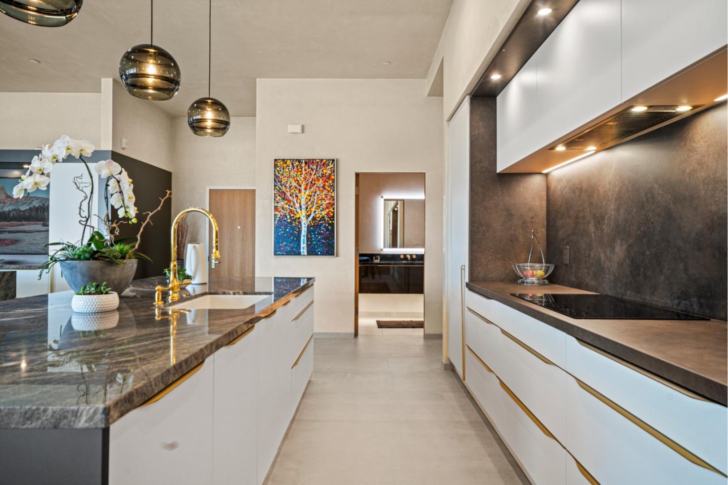 Detail Gallery Image 5 of 23 For 520 Lighthouse Ave #301,  Pacific Grove,  CA 93950 - 2 Beds | 2/1 Baths
