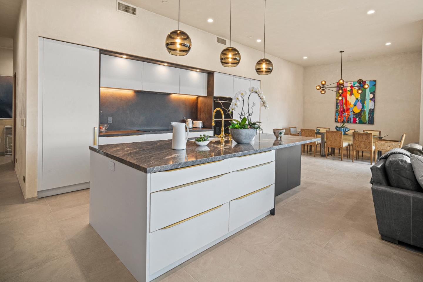 Detail Gallery Image 6 of 23 For 520 Lighthouse Ave #301,  Pacific Grove,  CA 93950 - 2 Beds | 2/1 Baths