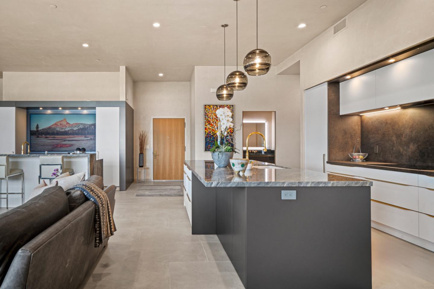 Detail Gallery Image 7 of 23 For 520 Lighthouse Ave #301,  Pacific Grove,  CA 93950 - 2 Beds | 2/1 Baths