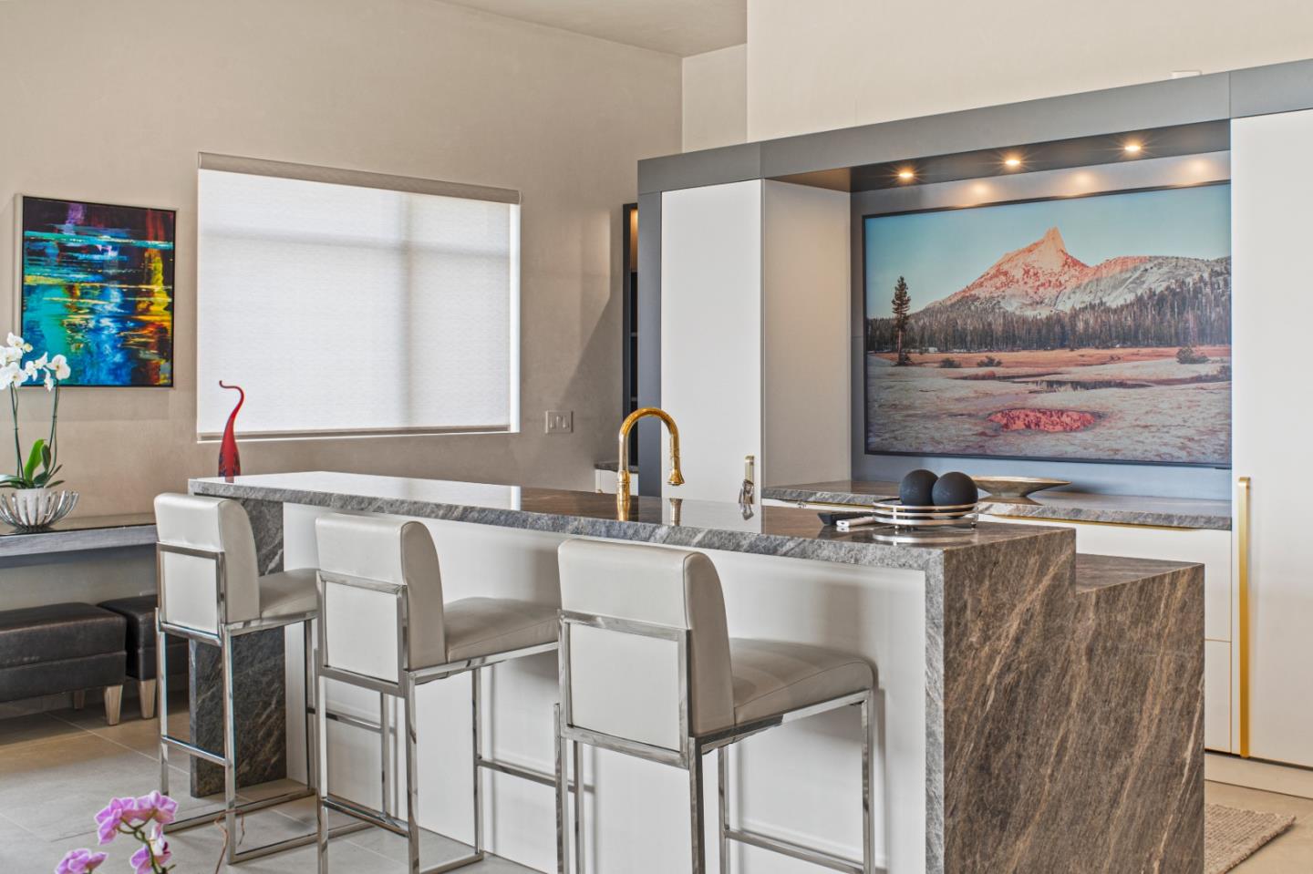 Detail Gallery Image 9 of 23 For 520 Lighthouse Ave #301,  Pacific Grove,  CA 93950 - 2 Beds | 2/1 Baths