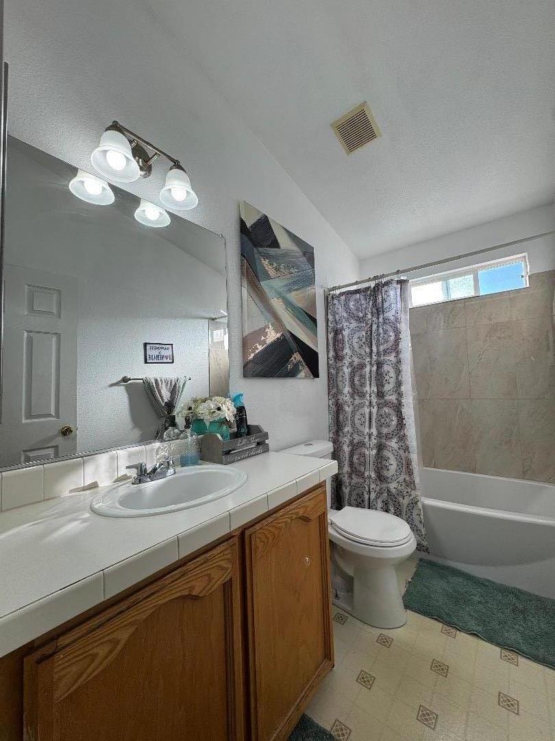 Detail Gallery Image 5 of 9 For 555 Umbarger Rd #43,  San Jose,  CA 95111 - 2 Beds | 2 Baths