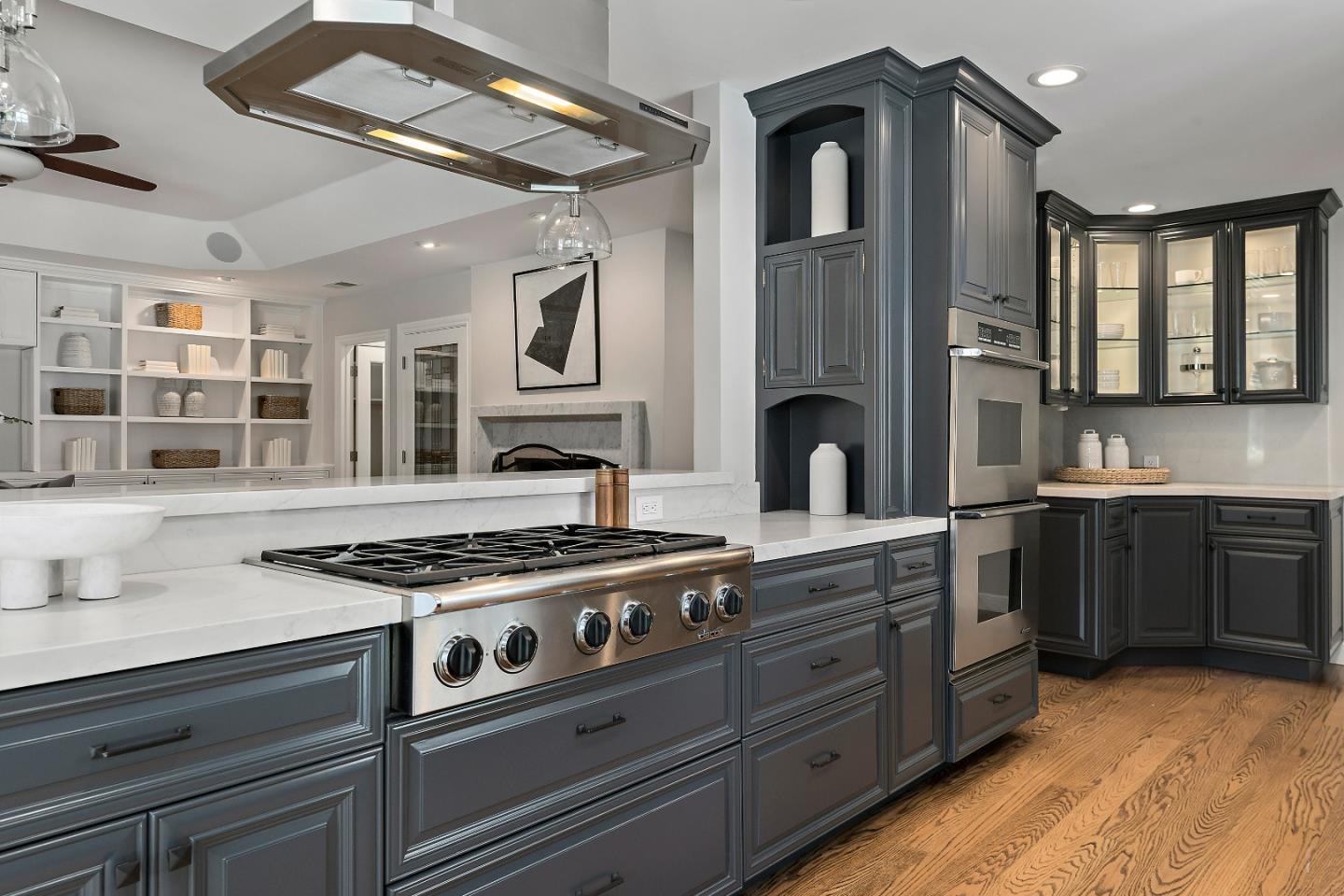Detail Gallery Image 11 of 64 For 1715 Forest View Ave, Hillsborough,  CA 94010 - 5 Beds | 5 Baths