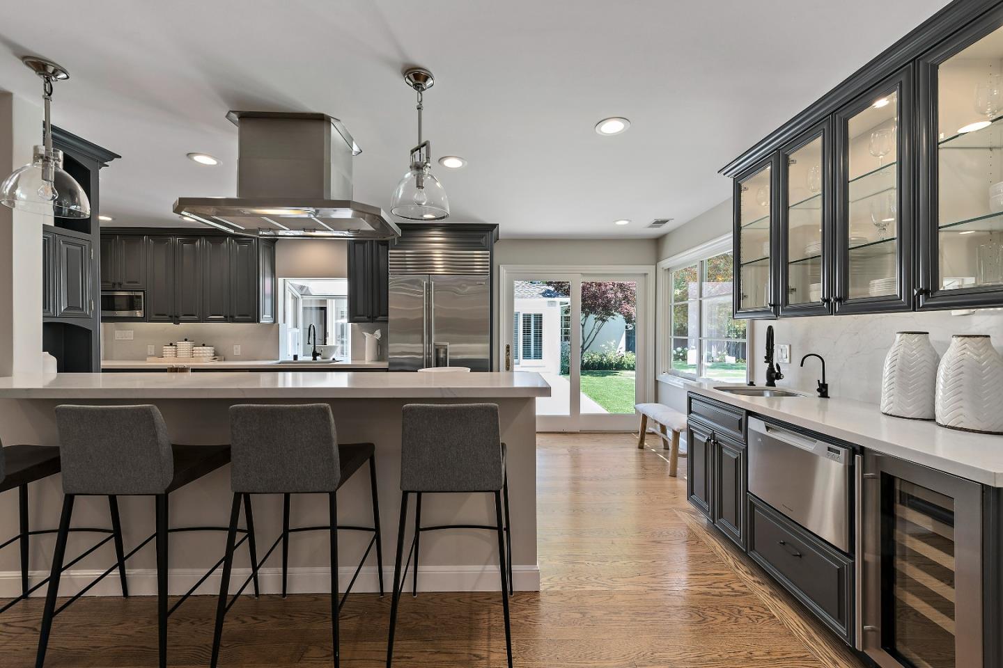 Detail Gallery Image 12 of 64 For 1715 Forest View Ave, Hillsborough,  CA 94010 - 5 Beds | 5 Baths