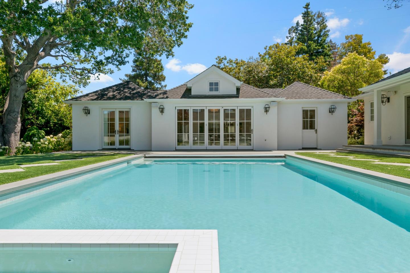 Detail Gallery Image 35 of 64 For 1715 Forest View Ave, Hillsborough,  CA 94010 - 5 Beds | 5 Baths
