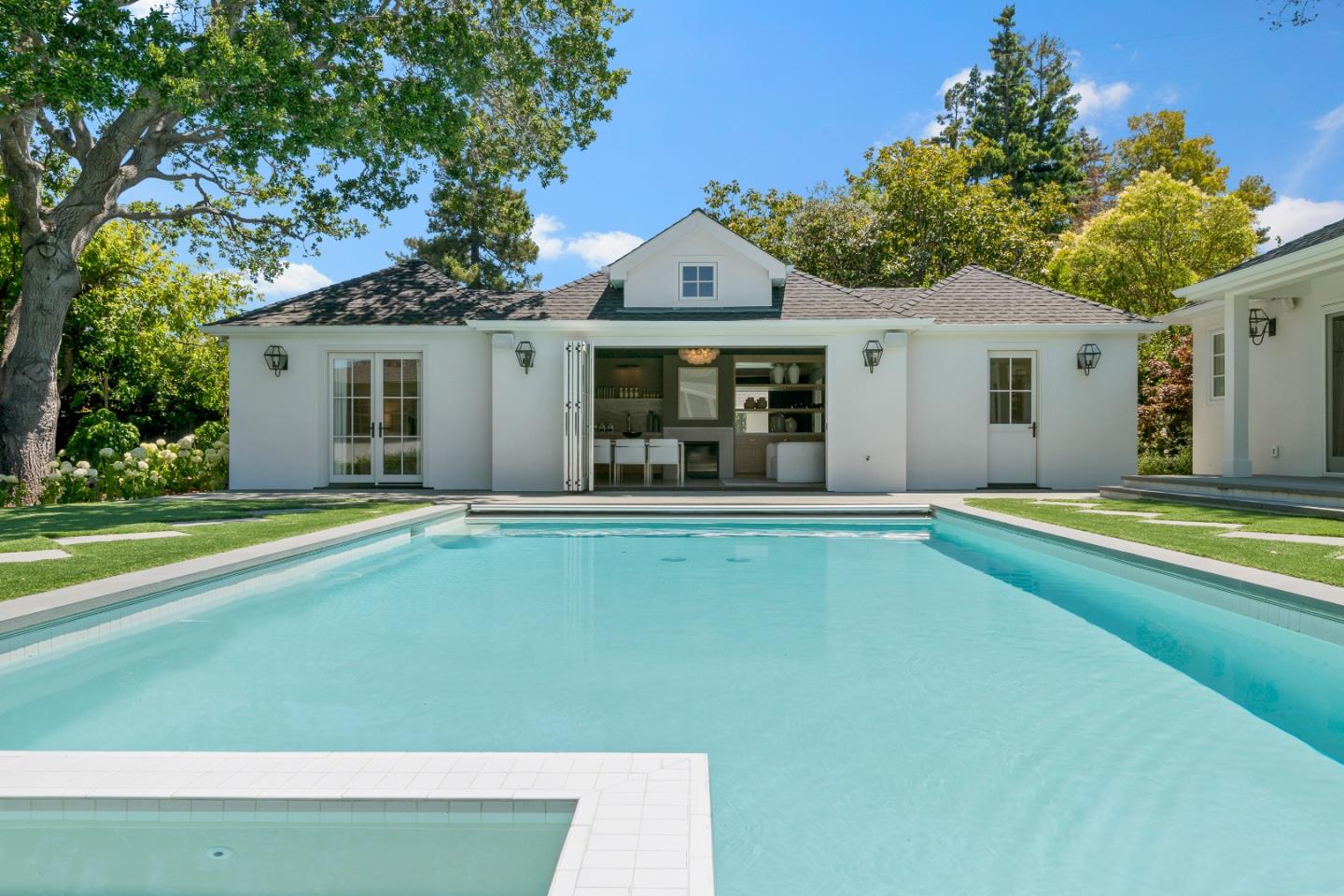 Detail Gallery Image 36 of 64 For 1715 Forest View Ave, Hillsborough,  CA 94010 - 5 Beds | 5 Baths