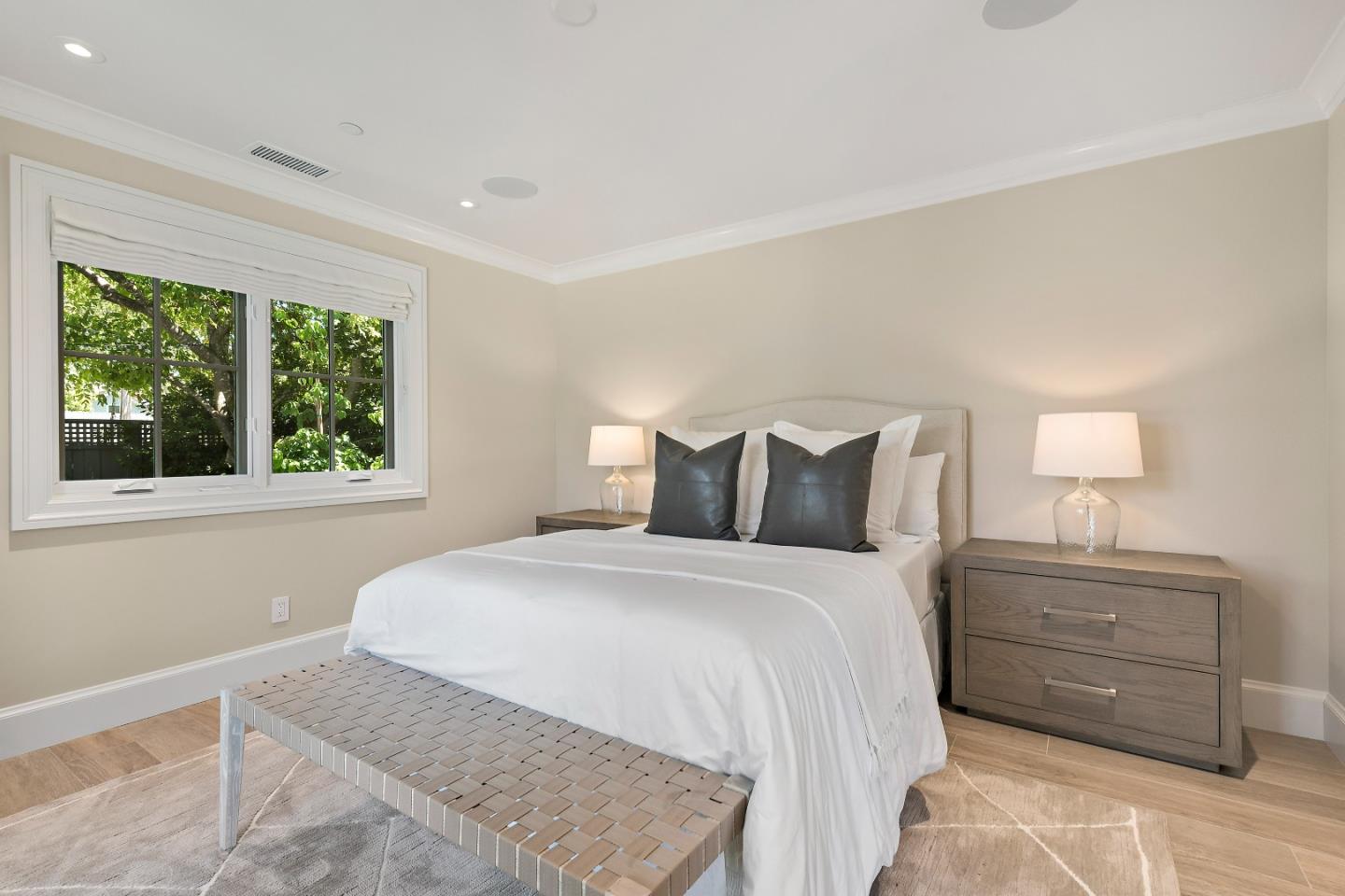 Detail Gallery Image 41 of 64 For 1715 Forest View Ave, Hillsborough,  CA 94010 - 5 Beds | 5 Baths