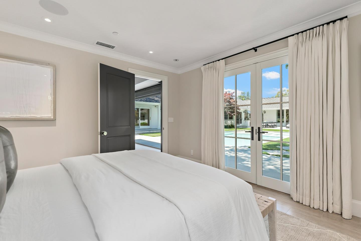 Detail Gallery Image 42 of 64 For 1715 Forest View Ave, Hillsborough,  CA 94010 - 5 Beds | 5 Baths
