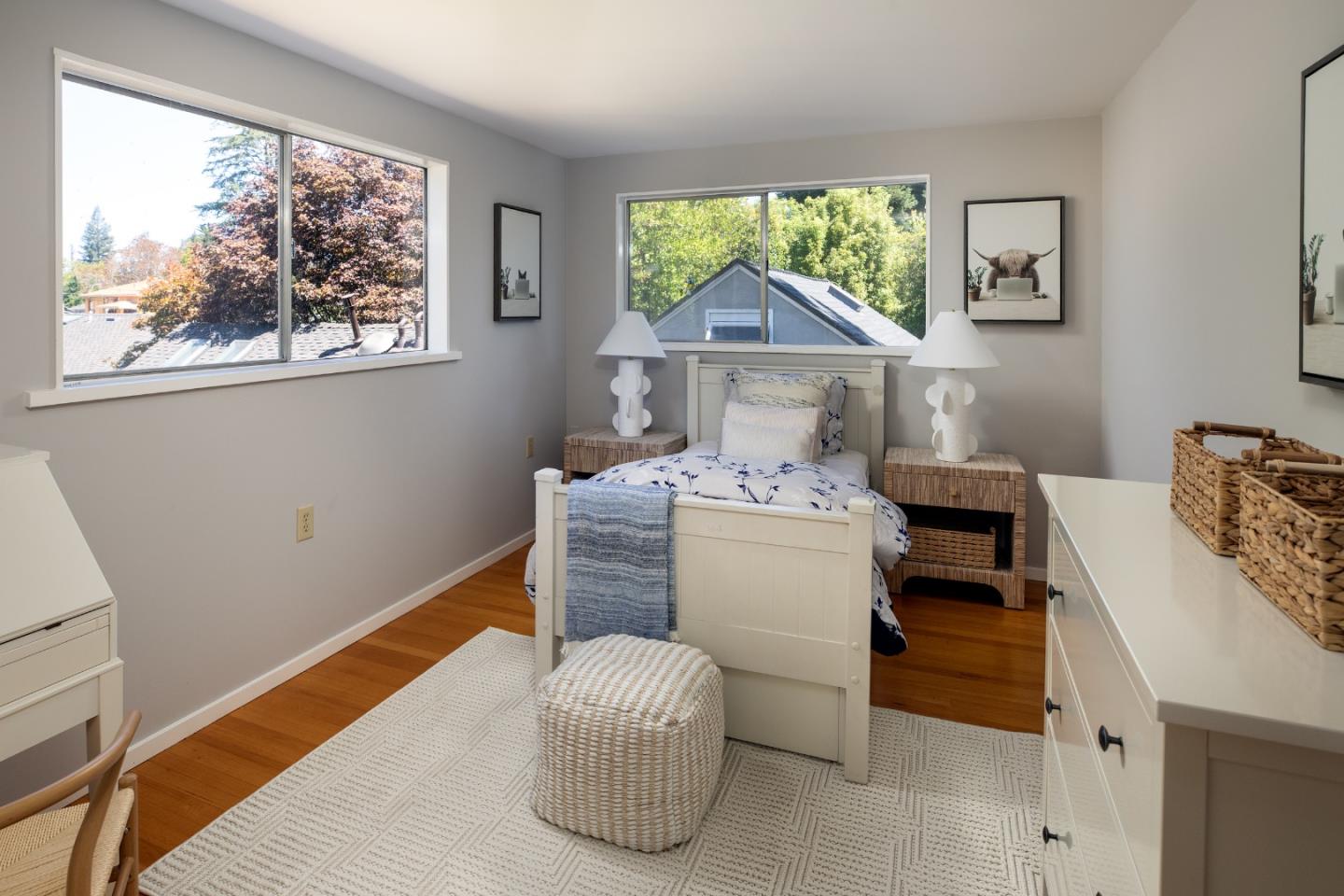 Detail Gallery Image 12 of 15 For 114 University Dr, Menlo Park,  CA 94025 - 4 Beds | 2/1 Baths