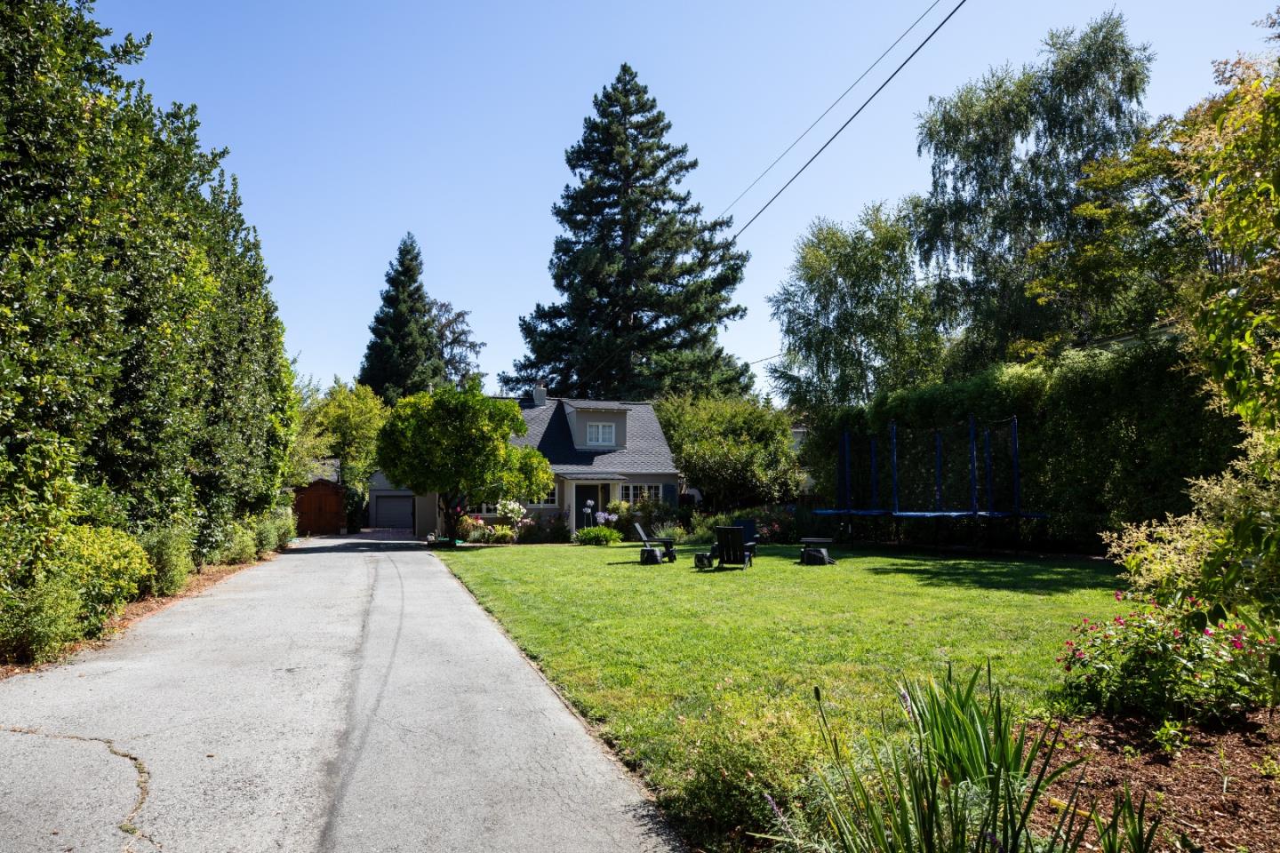 Detail Gallery Image 15 of 15 For 114 University Dr, Menlo Park,  CA 94025 - 4 Beds | 2/1 Baths