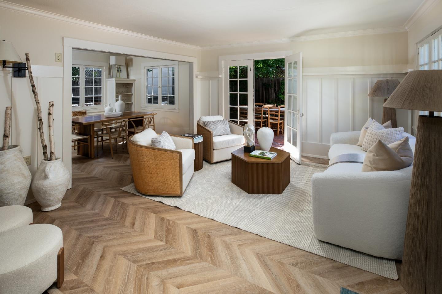 Detail Gallery Image 3 of 15 For 114 University Dr, Menlo Park,  CA 94025 - 4 Beds | 2/1 Baths