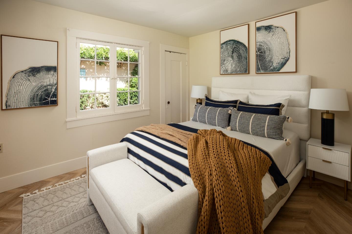 Detail Gallery Image 6 of 15 For 114 University Dr, Menlo Park,  CA 94025 - 4 Beds | 2/1 Baths