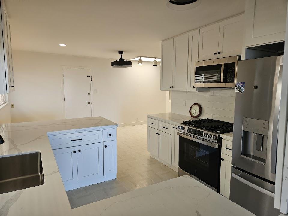Detail Gallery Image 2 of 23 For 3411 Crestmoor Dr, San Bruno,  CA 94066 - 3 Beds | 2 Baths