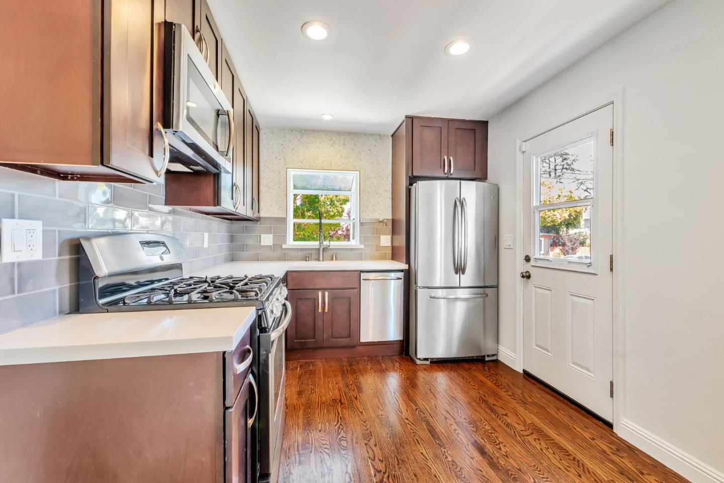 Detail Gallery Image 15 of 48 For 1203/1209 Junipero Ave, Redwood City,  CA 94061 - – Beds | – Baths