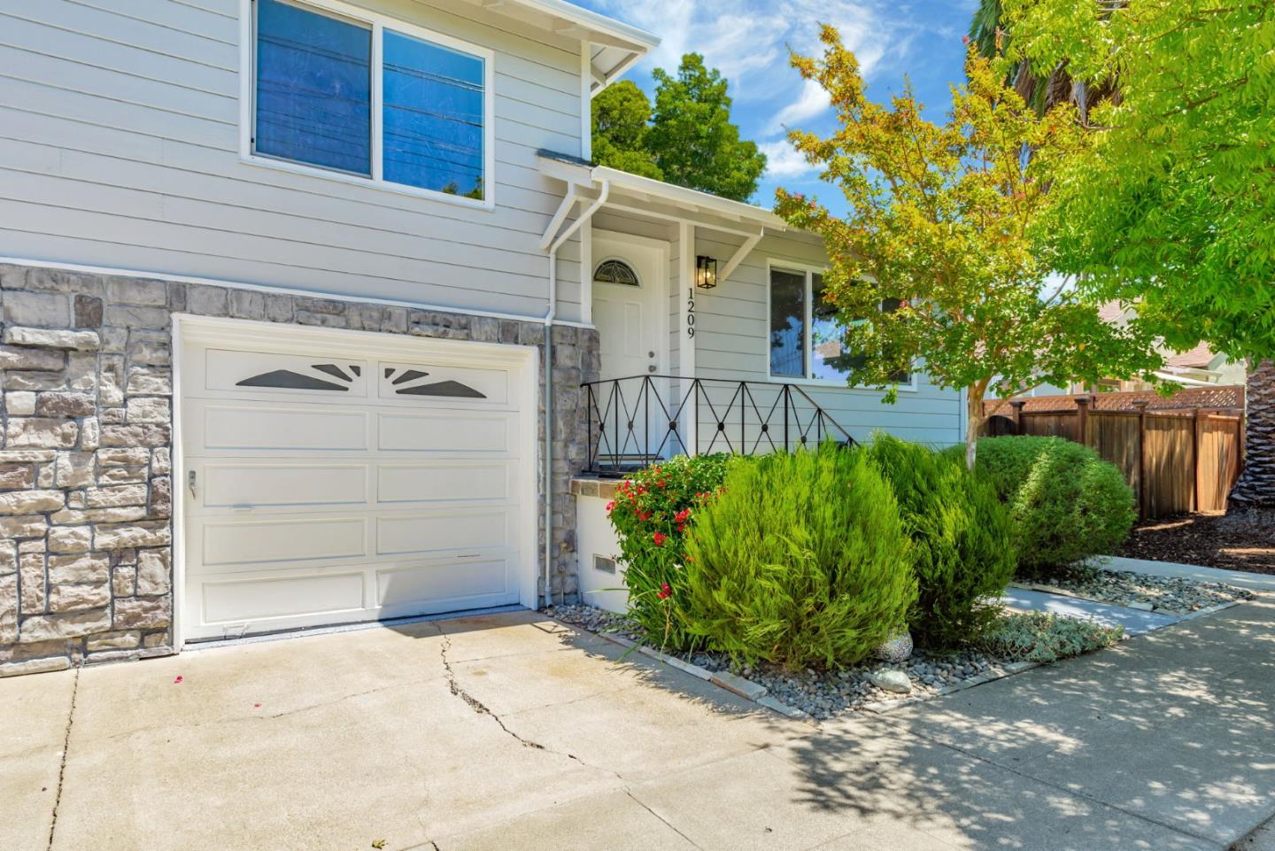 Detail Gallery Image 5 of 48 For 1203/1209 Junipero Ave, Redwood City,  CA 94061 - – Beds | – Baths