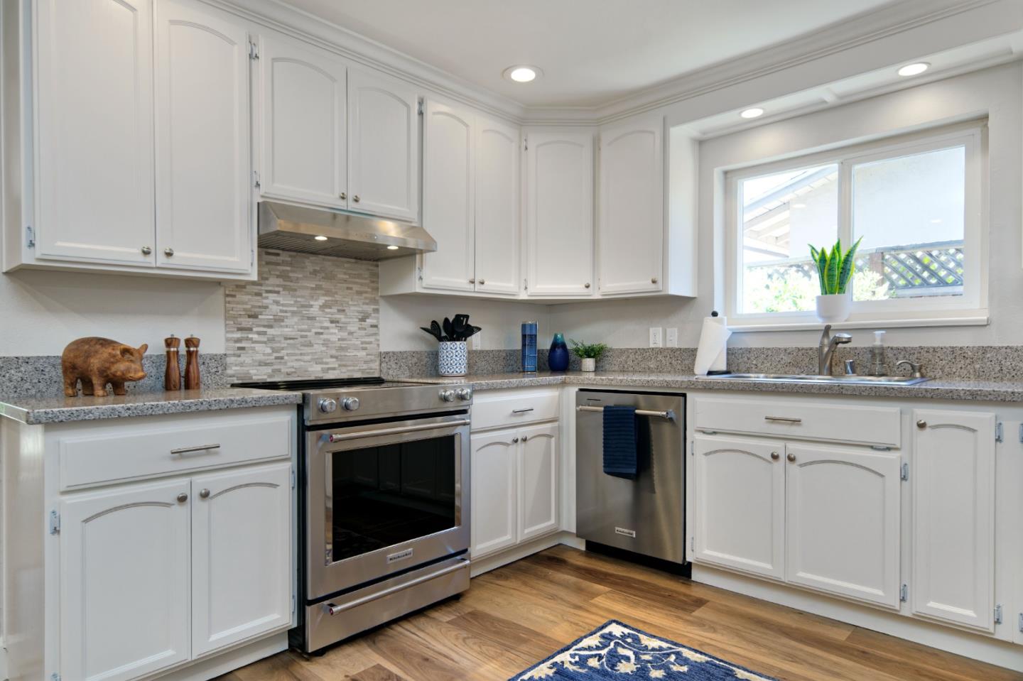 Detail Gallery Image 15 of 41 For 1828 Lencar Way, San Jose,  CA 95124 - 3 Beds | 2 Baths