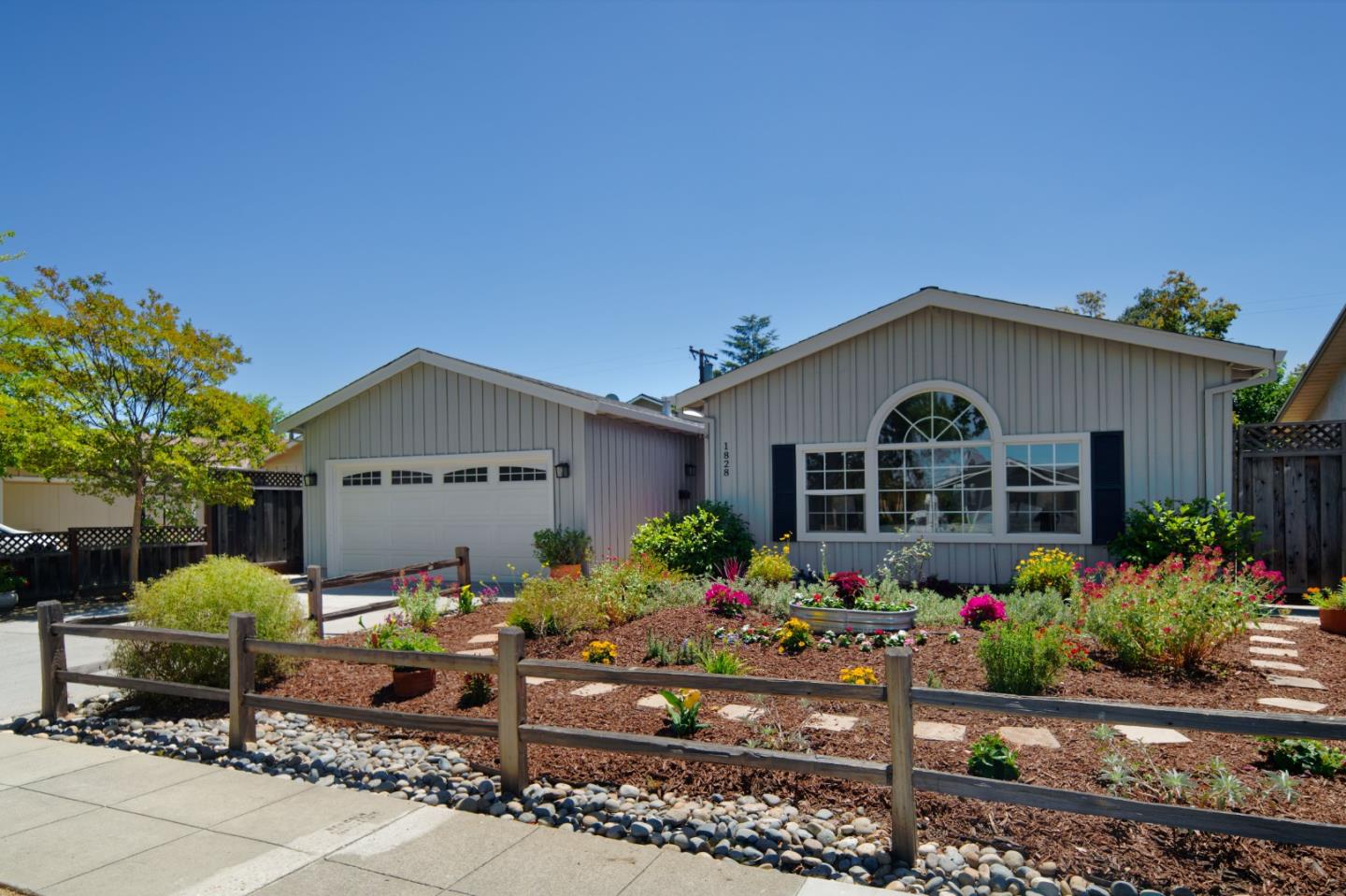 Detail Gallery Image 2 of 41 For 1828 Lencar Way, San Jose,  CA 95124 - 3 Beds | 2 Baths