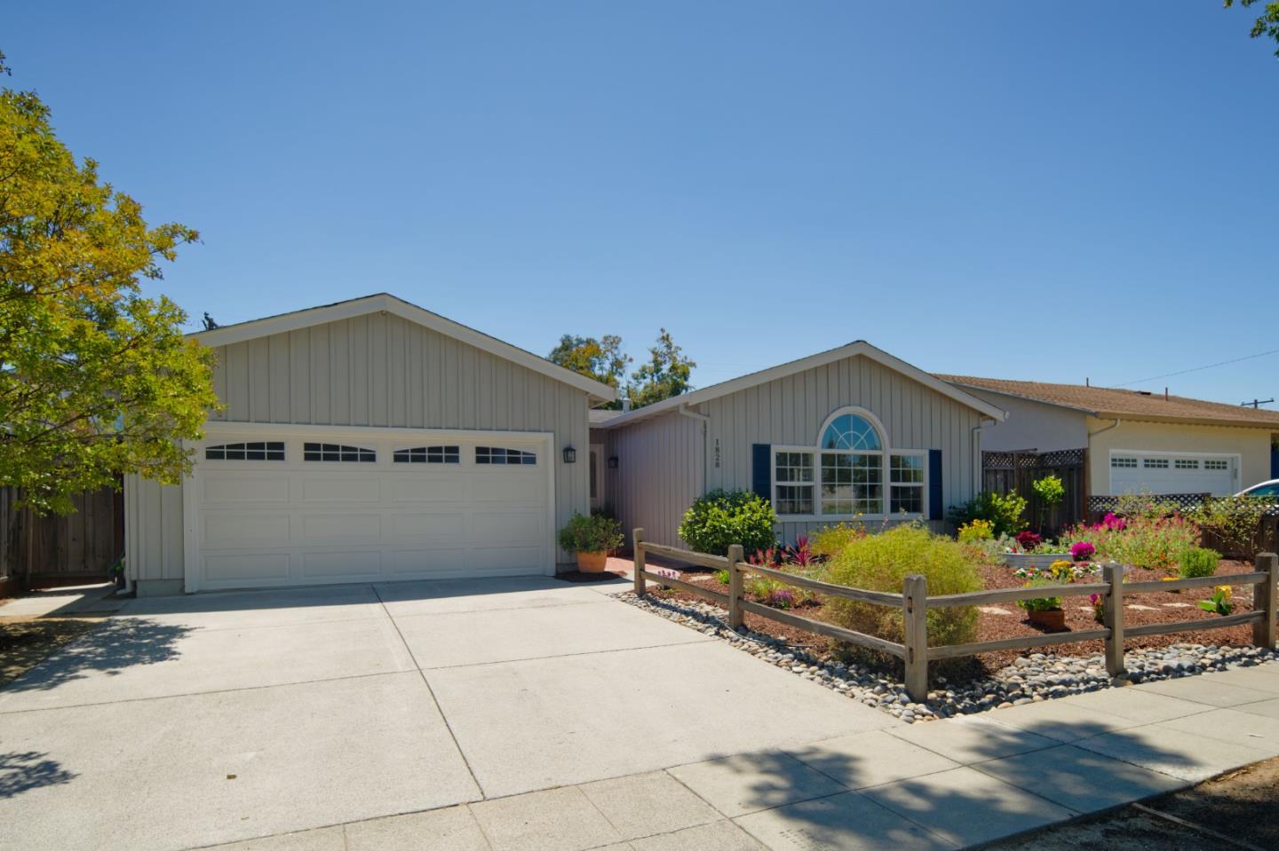 Detail Gallery Image 3 of 41 For 1828 Lencar Way, San Jose,  CA 95124 - 3 Beds | 2 Baths
