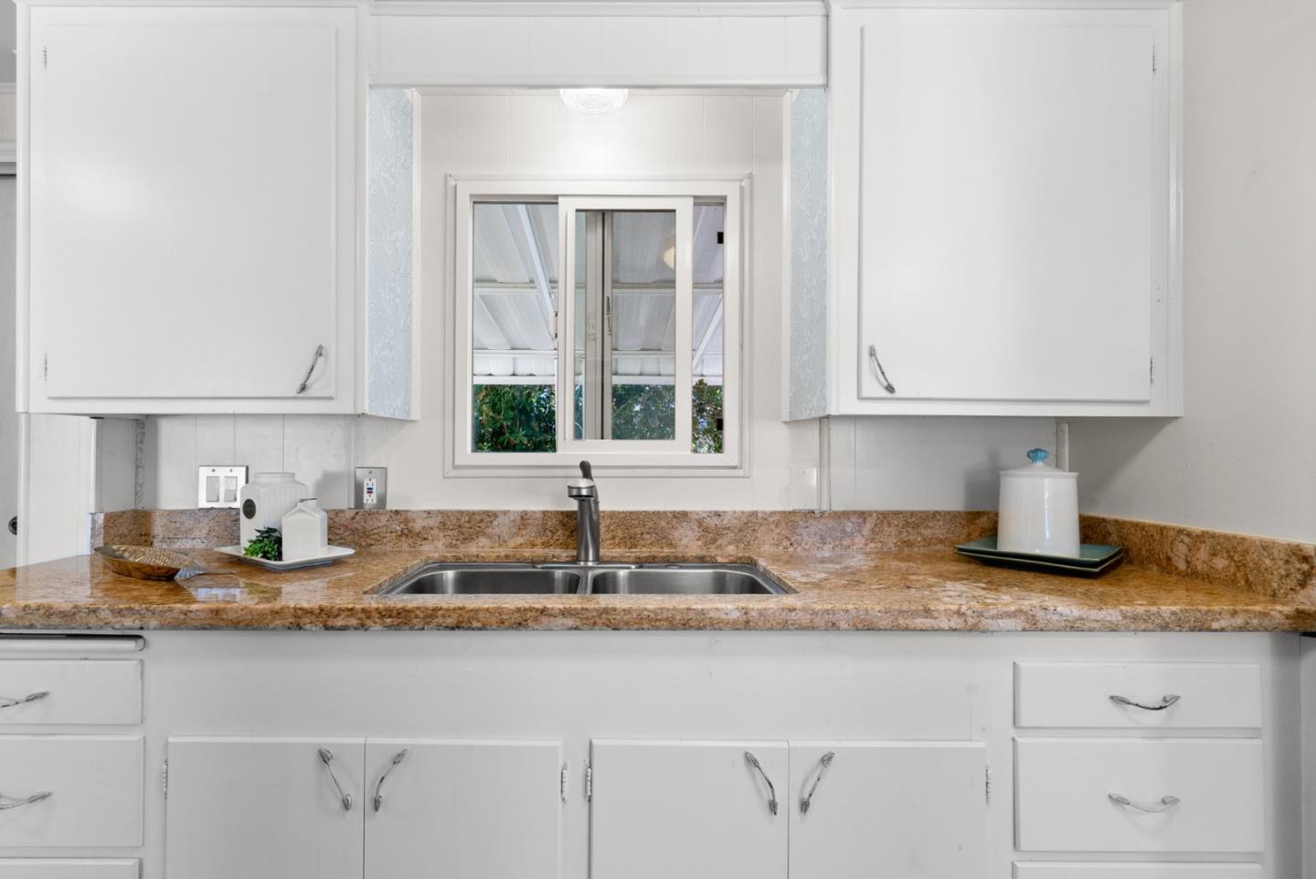 Detail Gallery Image 13 of 36 For 1555 Merrill St #70,  Santa Cruz,  CA 95062 - 2 Beds | 1 Baths