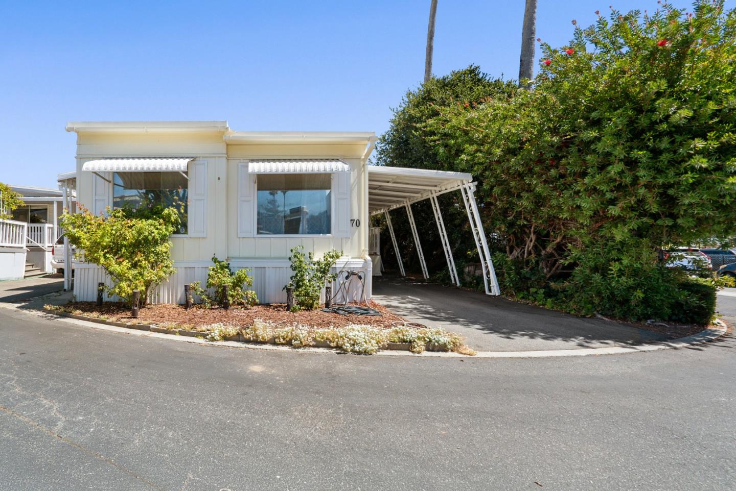 Detail Gallery Image 2 of 36 For 1555 Merrill St #70,  Santa Cruz,  CA 95062 - 2 Beds | 1 Baths