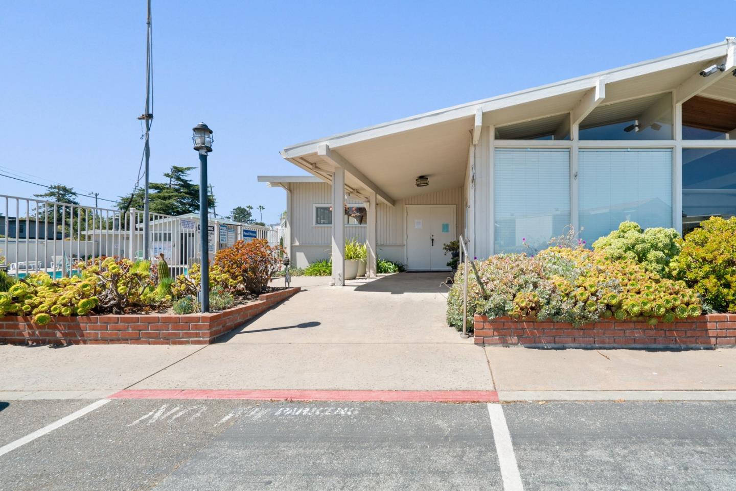 Detail Gallery Image 30 of 36 For 1555 Merrill St #70,  Santa Cruz,  CA 95062 - 2 Beds | 1 Baths
