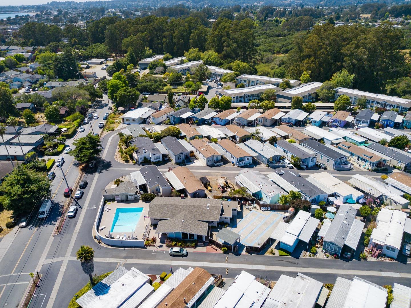 Detail Gallery Image 34 of 36 For 1555 Merrill St #70,  Santa Cruz,  CA 95062 - 2 Beds | 1 Baths