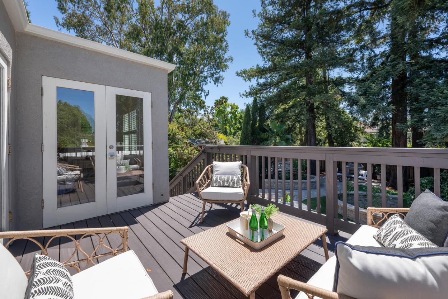 Detail Gallery Image 16 of 21 For 9 Inner Cir, Redwood City,  CA 94062 - 3 Beds | 2 Baths