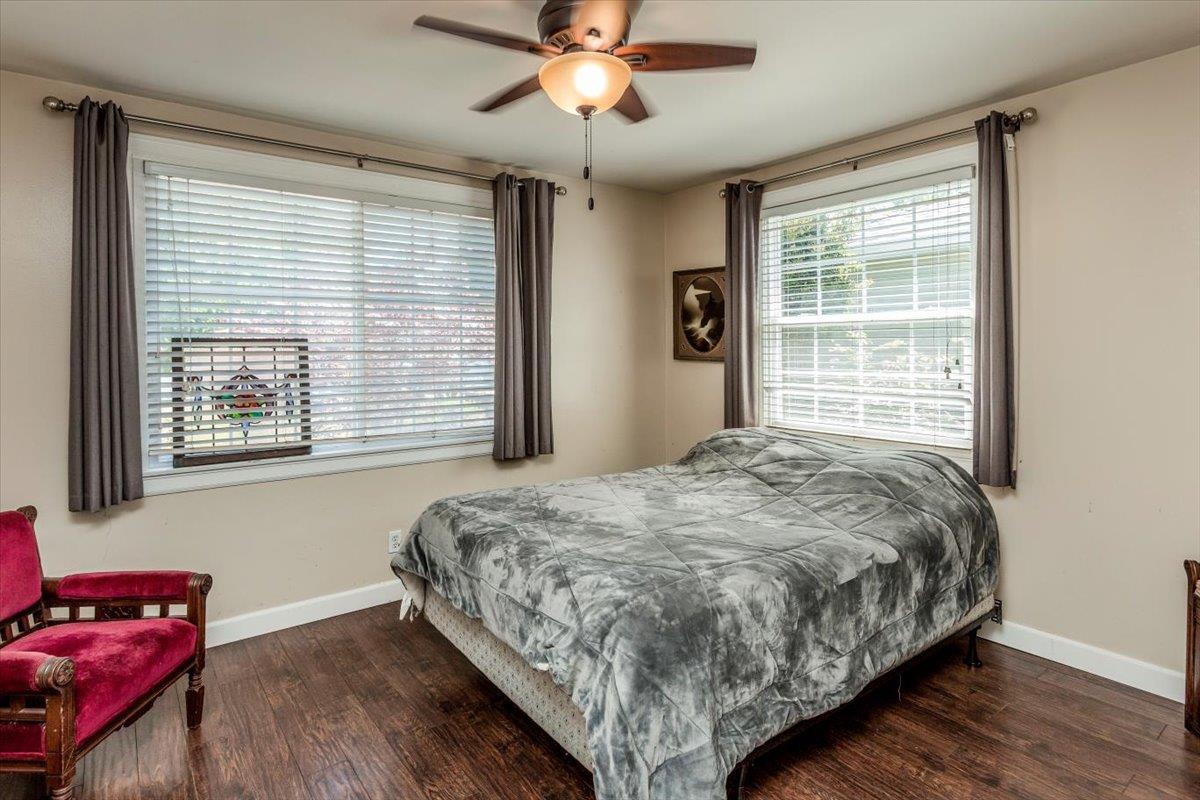 Detail Gallery Image 10 of 20 For 1176 Valota Rd, Redwood City,  CA 94061 - 3 Beds | 1 Baths