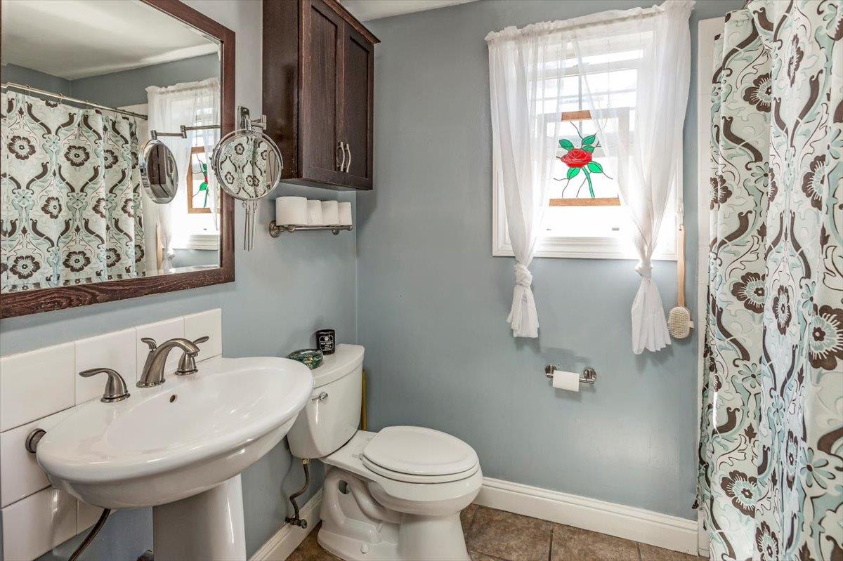 Detail Gallery Image 16 of 20 For 1176 Valota Rd, Redwood City,  CA 94061 - 3 Beds | 1 Baths