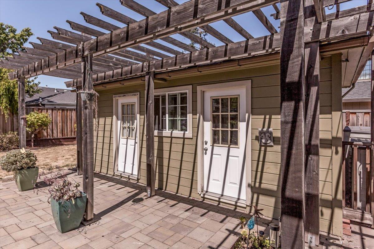 Detail Gallery Image 18 of 20 For 1176 Valota Rd, Redwood City,  CA 94061 - 3 Beds | 1 Baths