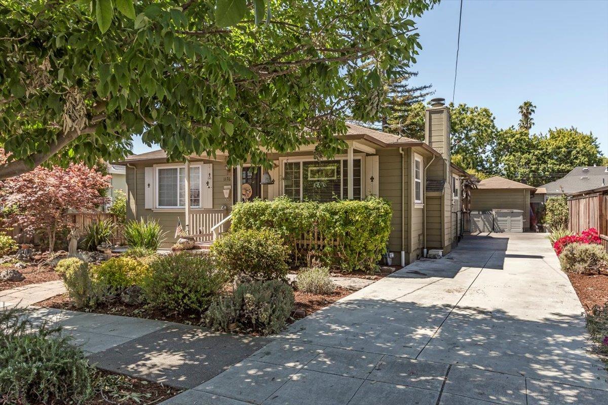 Detail Gallery Image 2 of 20 For 1176 Valota Rd, Redwood City,  CA 94061 - 3 Beds | 1 Baths