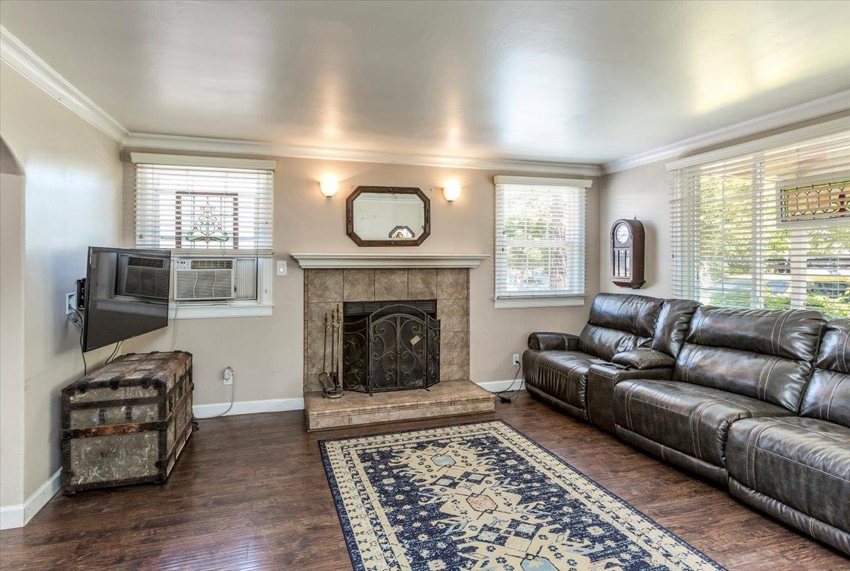 Detail Gallery Image 3 of 20 For 1176 Valota Rd, Redwood City,  CA 94061 - 3 Beds | 1 Baths