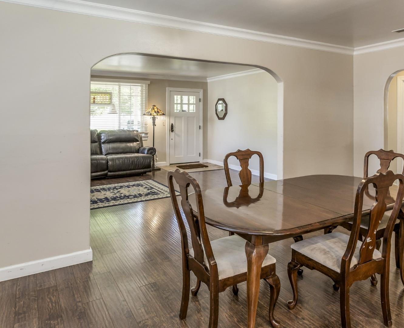 Detail Gallery Image 5 of 20 For 1176 Valota Rd, Redwood City,  CA 94061 - 3 Beds | 1 Baths