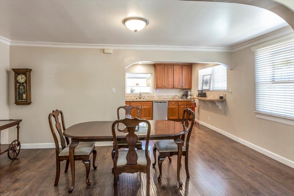 Detail Gallery Image 6 of 20 For 1176 Valota Rd, Redwood City,  CA 94061 - 3 Beds | 1 Baths
