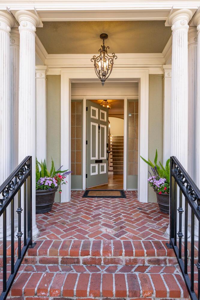 Detail Gallery Image 3 of 26 For 437 Turner Ter, San Mateo,  CA 94401 - 4 Beds | 3/1 Baths