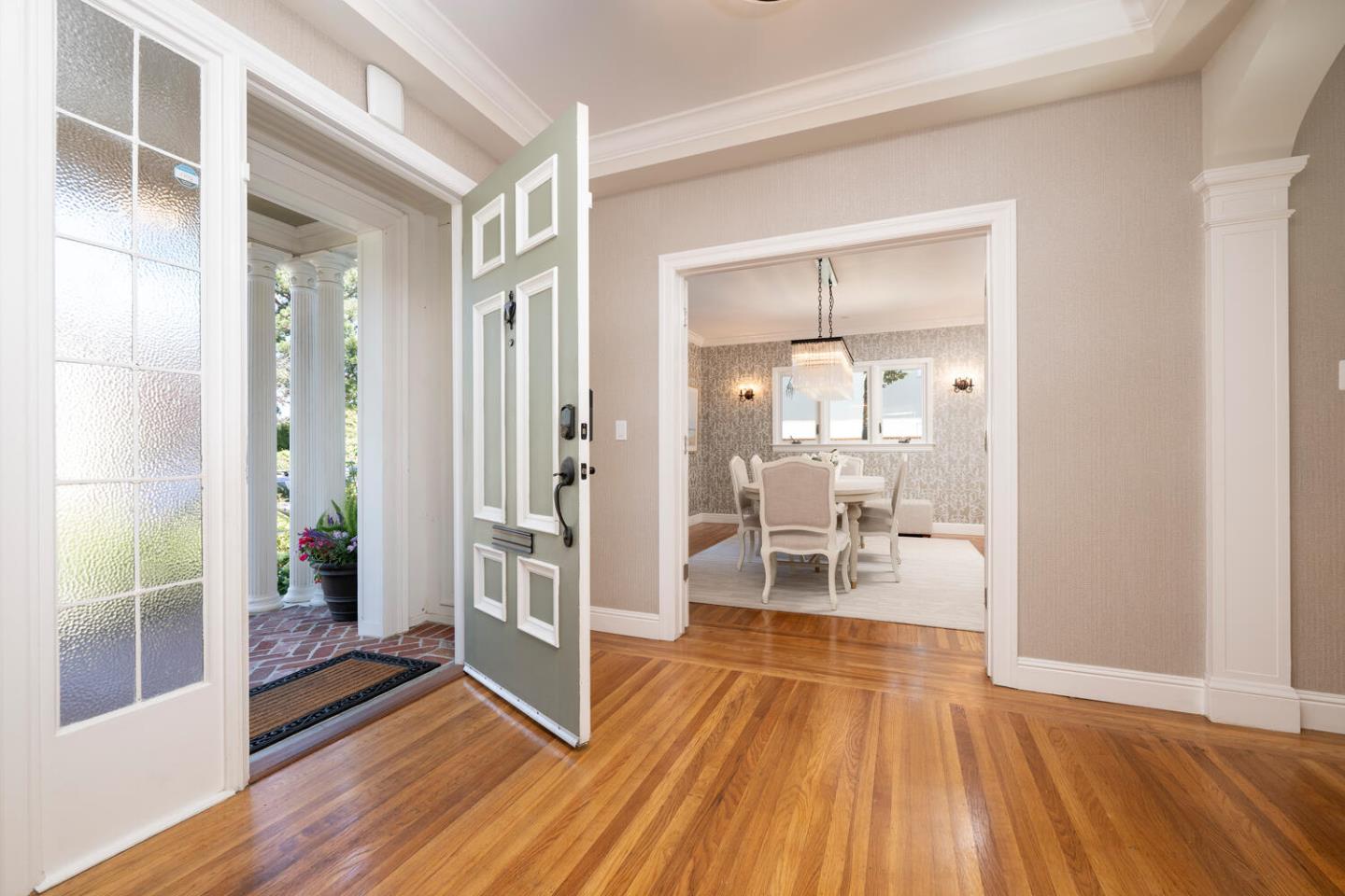 Detail Gallery Image 4 of 26 For 437 Turner Ter, San Mateo,  CA 94401 - 4 Beds | 3/1 Baths