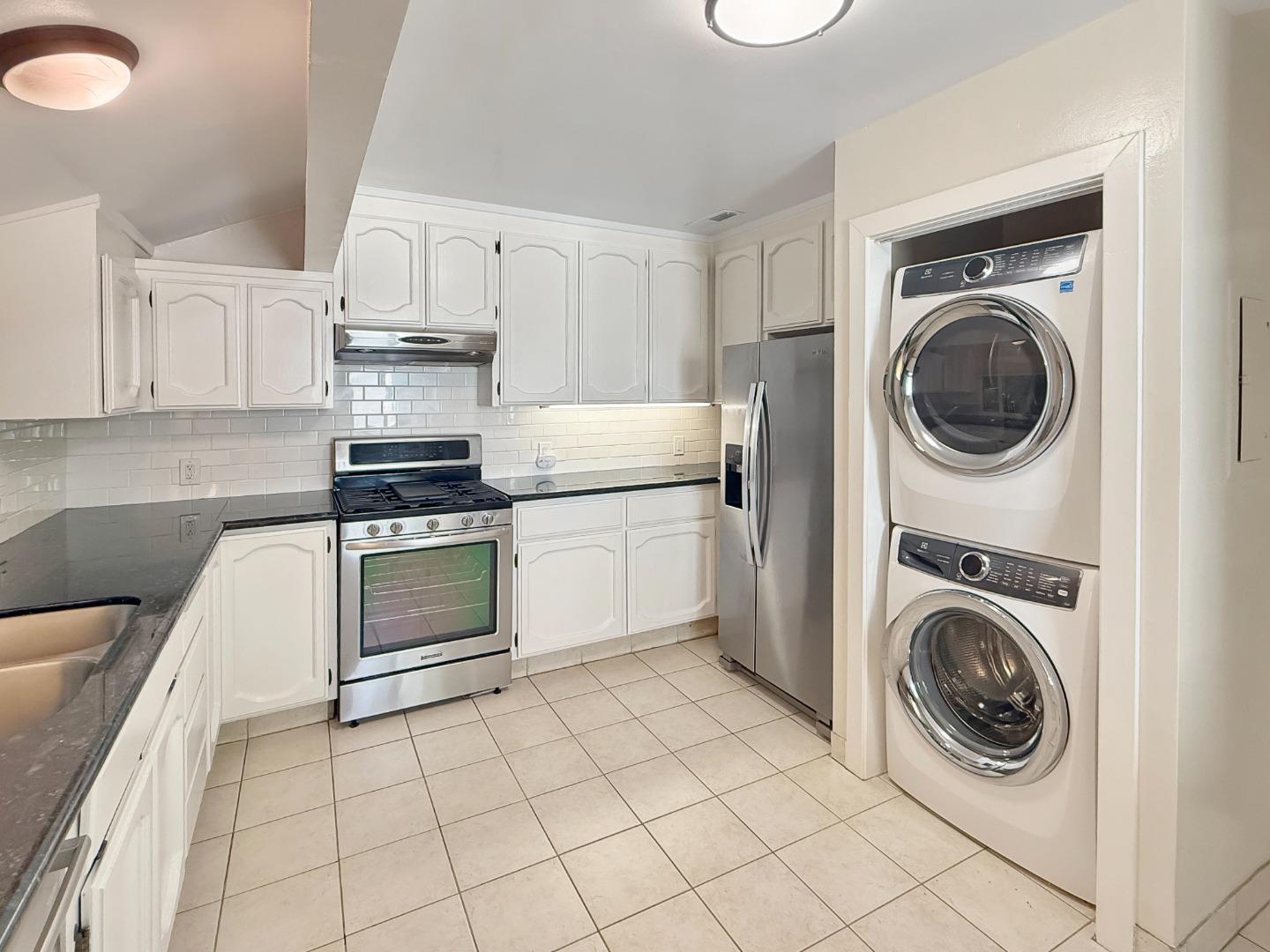Detail Gallery Image 12 of 25 For 663 17th Ave, Menlo Park,  CA 94025 - 3 Beds | 2 Baths