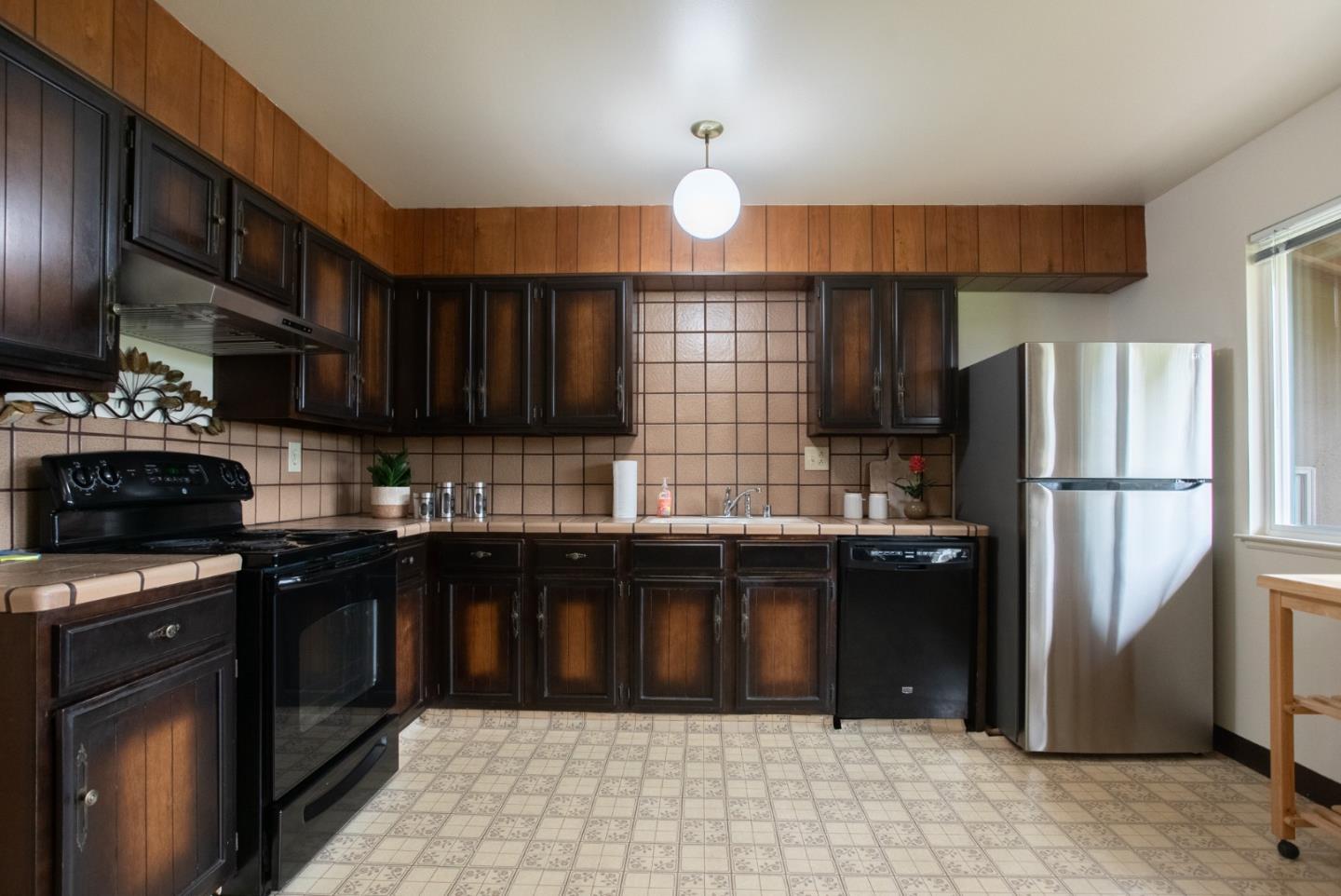 Detail Gallery Image 14 of 45 For 572 Cherry Ave, San Bruno,  CA 94066 - 3 Beds | 2 Baths