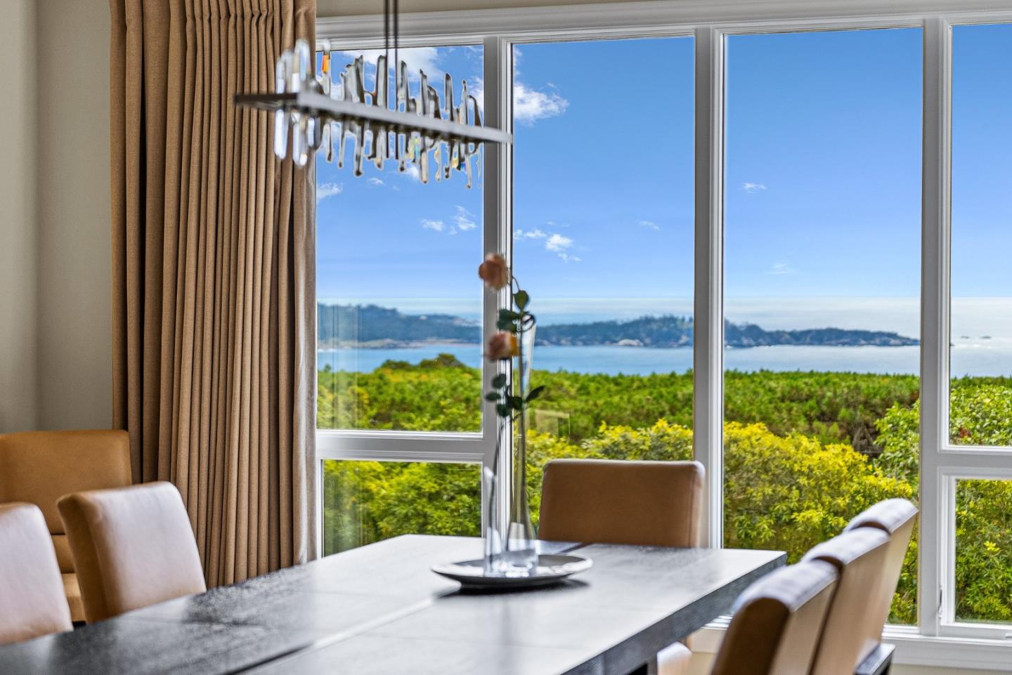 Detail Gallery Image 11 of 48 For 4038 Sunridge Rd, Pebble Beach,  CA 93953 - 4 Beds | 4/2 Baths