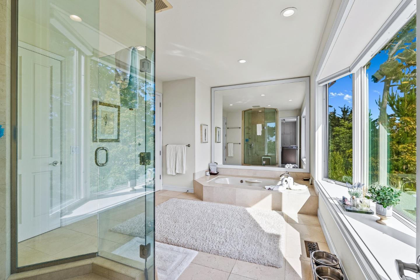 Detail Gallery Image 23 of 48 For 4038 Sunridge Rd, Pebble Beach,  CA 93953 - 4 Beds | 4/2 Baths